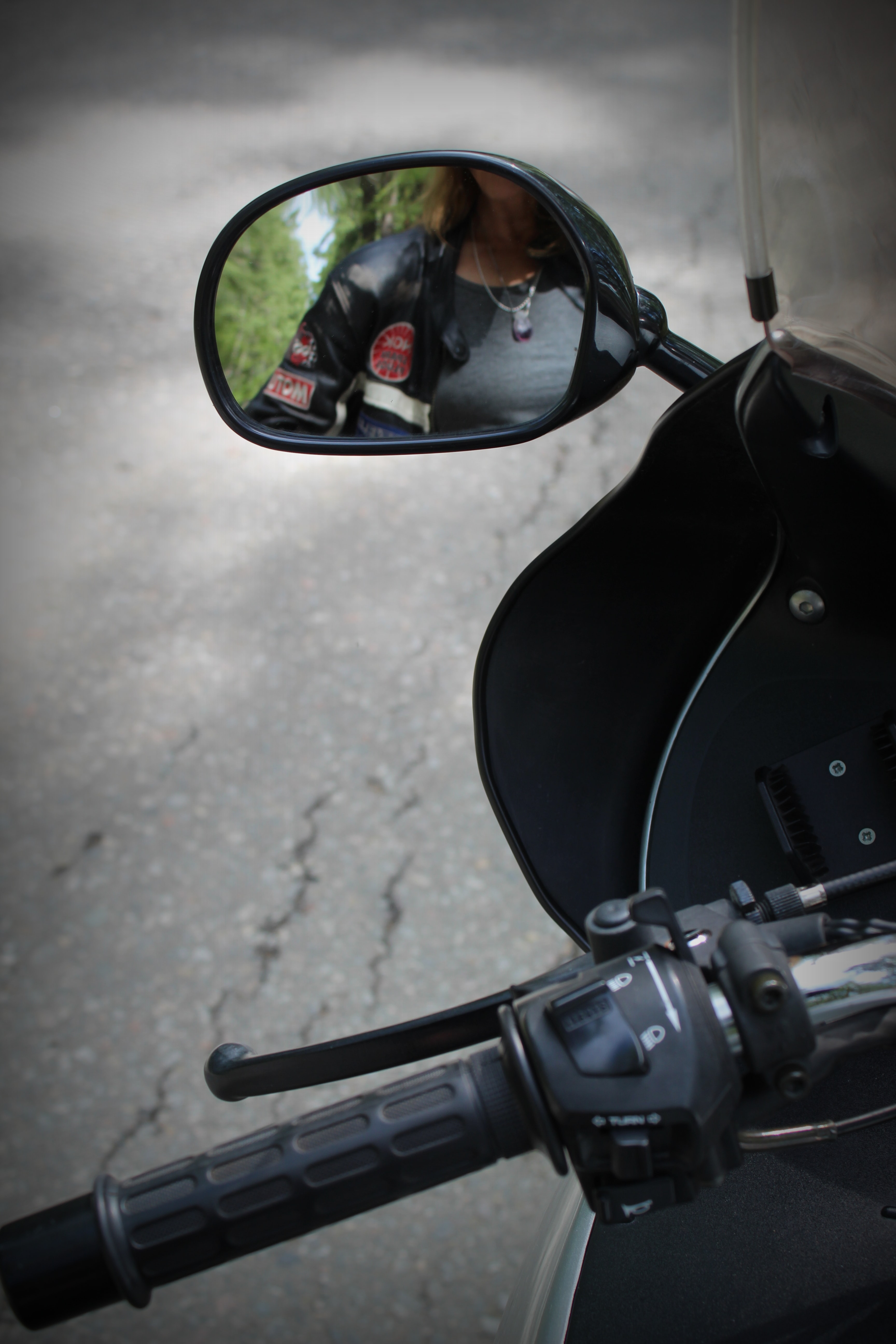 A simple guide to disassembling your motorcycle mirror